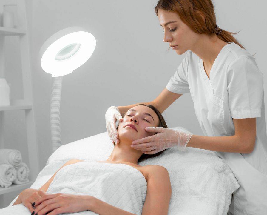 Zabieg laserowy na twarz w klinice SkyClinic