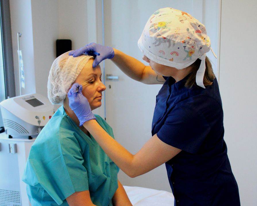 Konsultacja przed blefaroplastyką w klinice SkyClinic