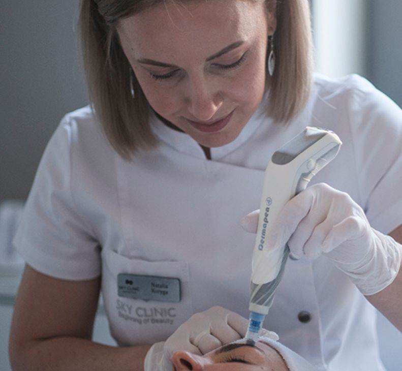 Zabieg mezoterapii mikroigłowej w klinice SkyClinic